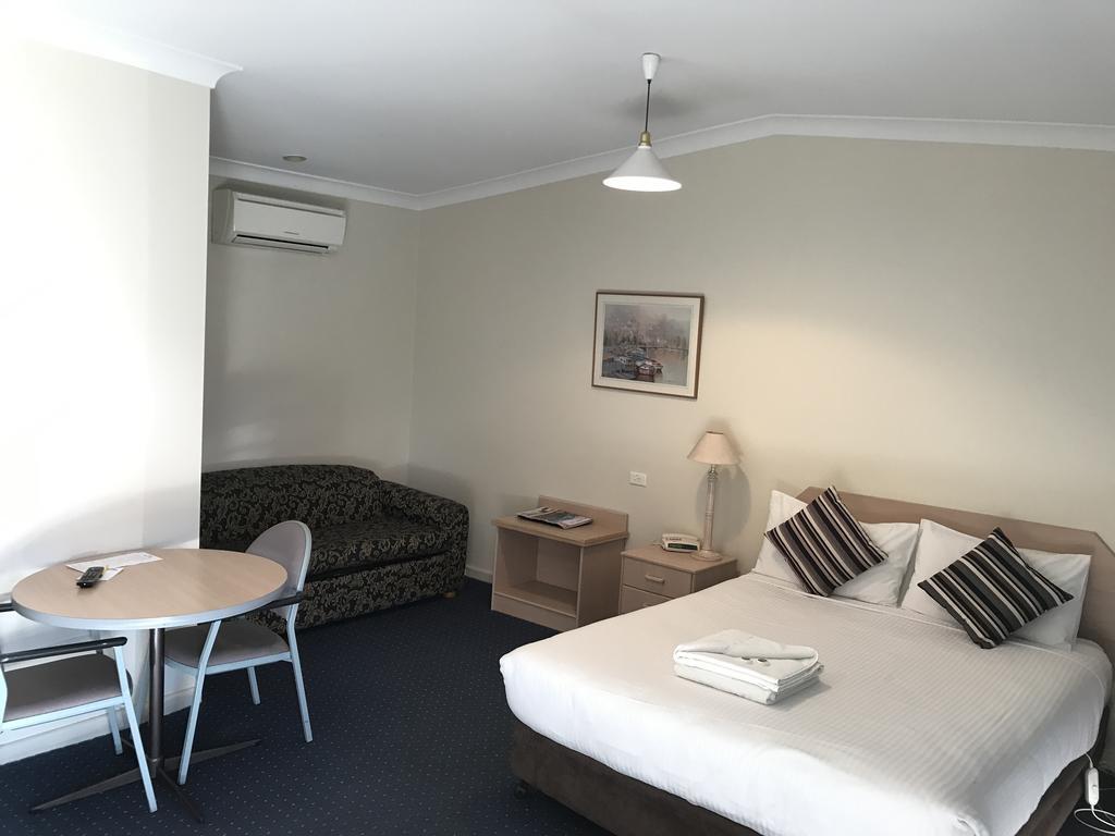 Orange Motor Lodge Bagian luar foto