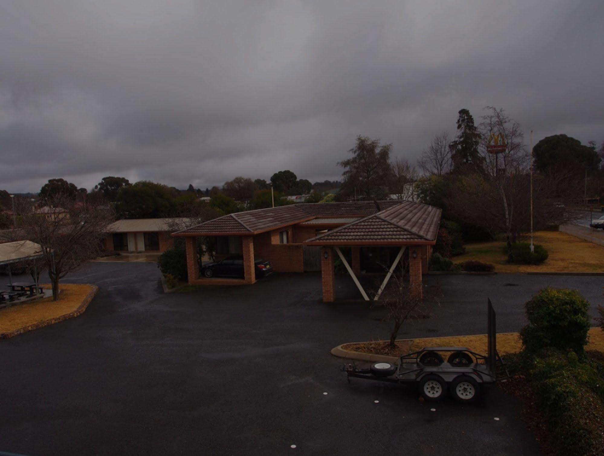 Orange Motor Lodge Bagian luar foto