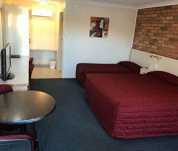 Orange Motor Lodge Bagian luar foto